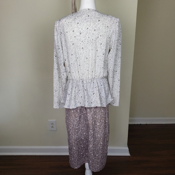 Vintage Cream and Brown Business Dress by Jennifer Gee - Picture 8 of 9